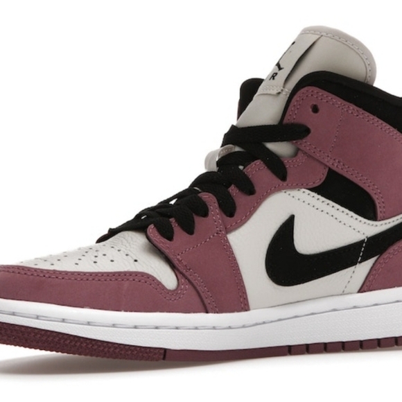 *** 12 PAIRS JORDAN 1S *** - Picture 6 of 12